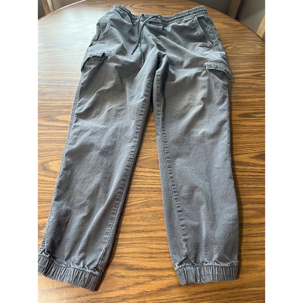Old Navy woman’s elastic waist grey cargo pants size Large